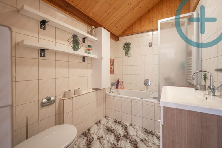 Badezimmer DG