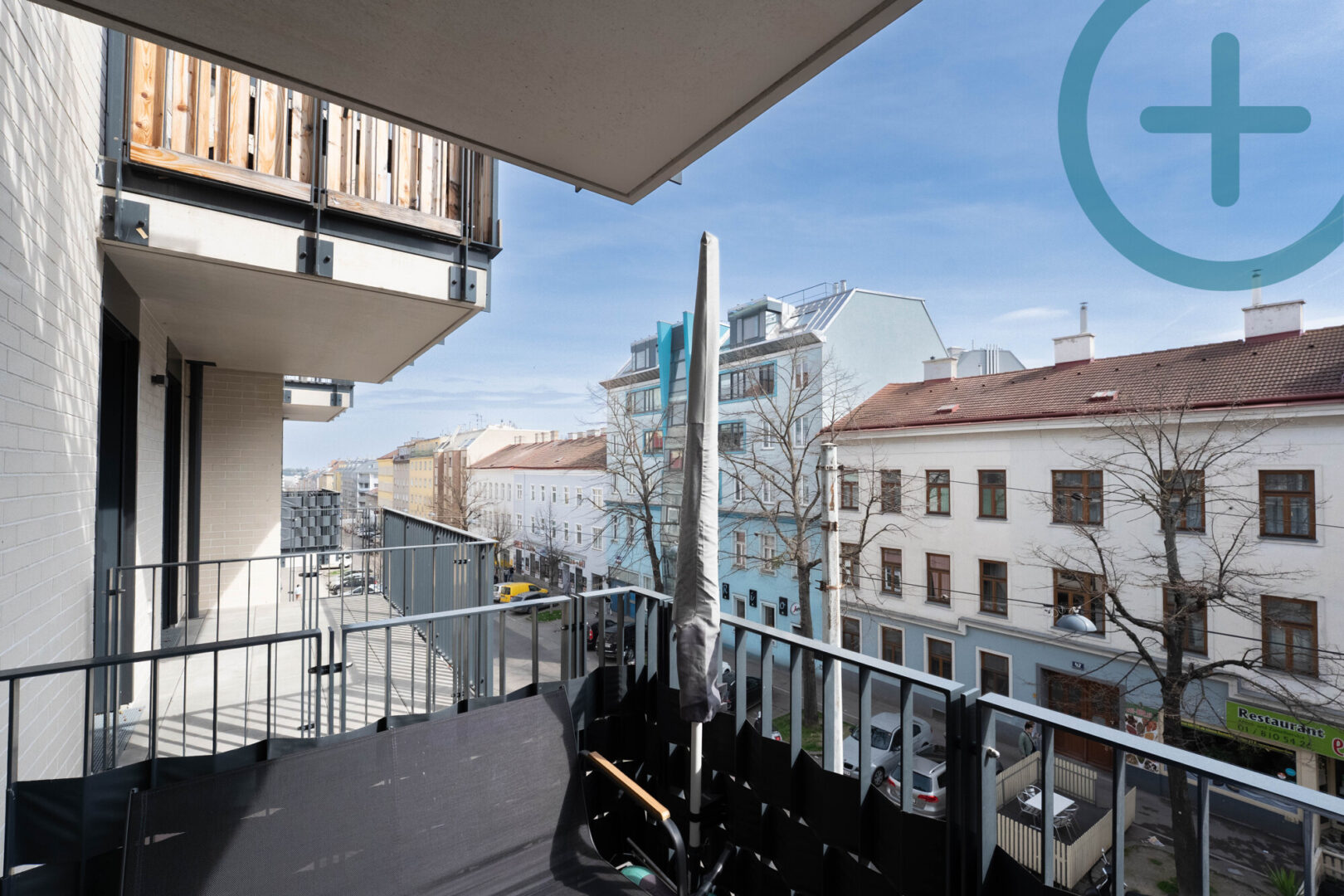 Balkon (straßenseitig)