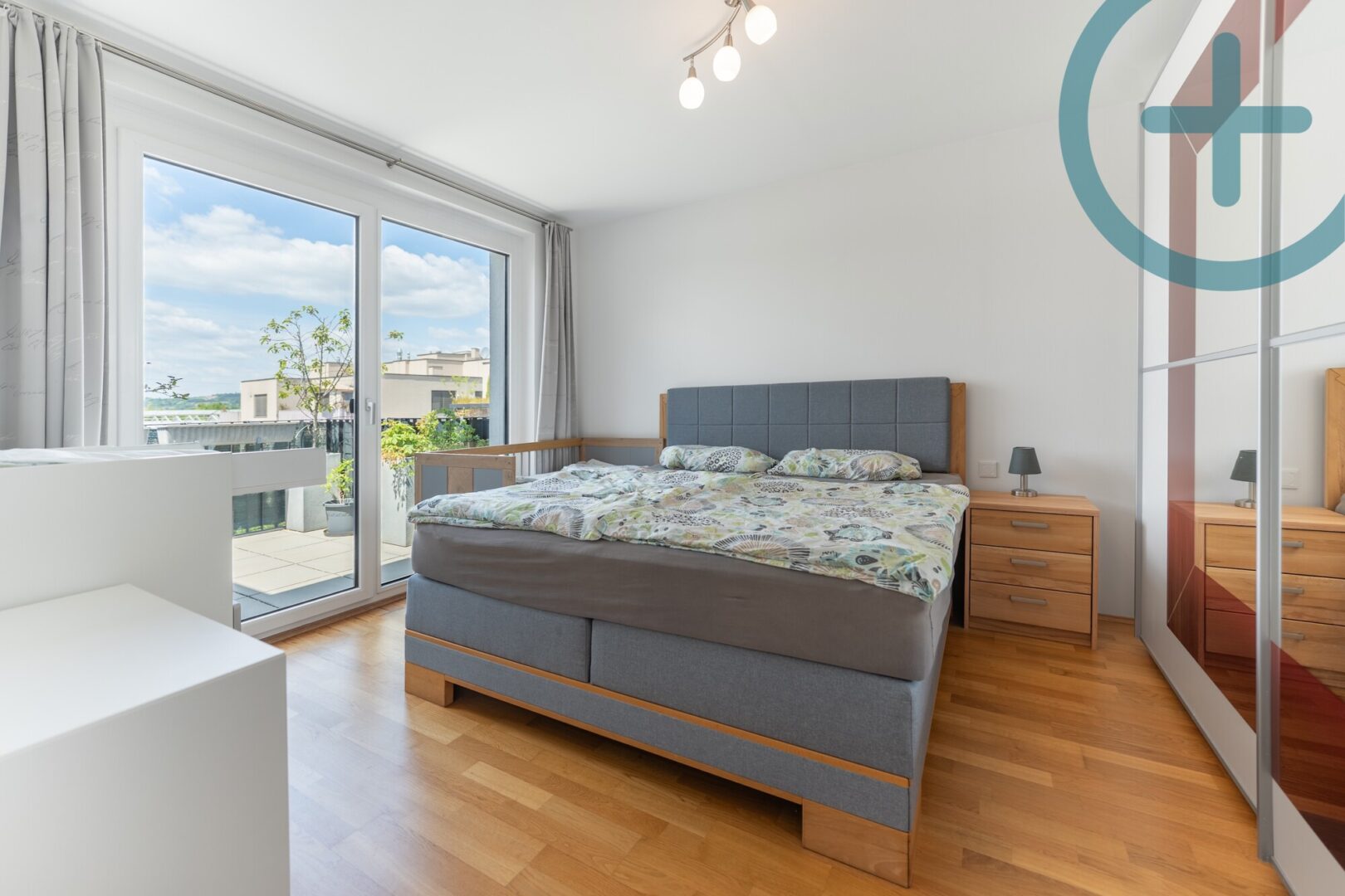 Schlafzimmer 1