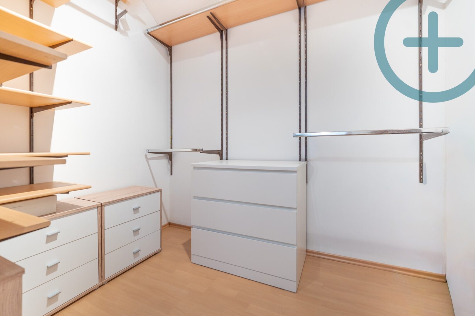 begehbarer Kleiderschrank