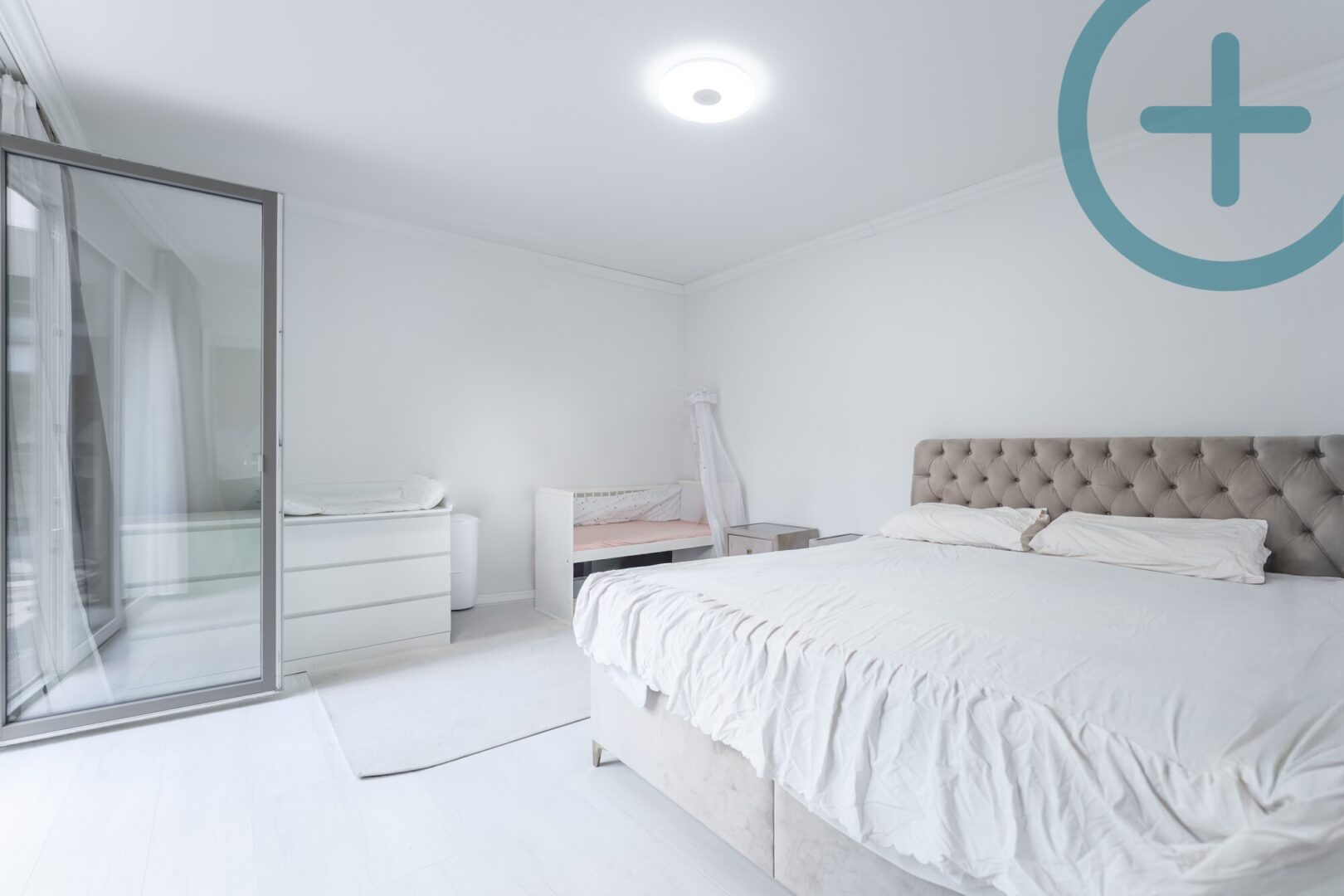 Schlafzimmer 1